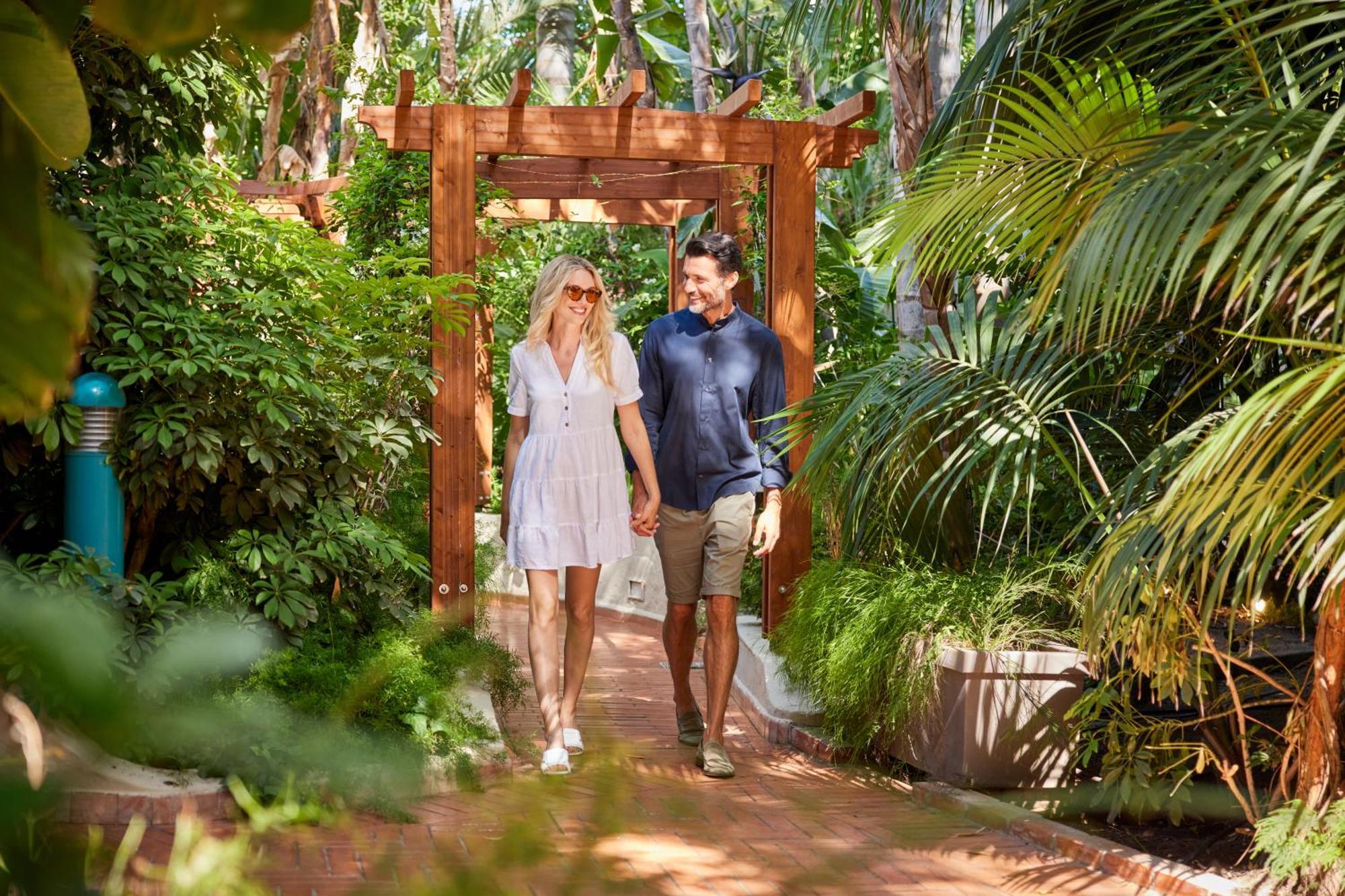 Forte Village Resort - Villa Del Parco & Spa Santa Margherita di Pula Buitenkant foto