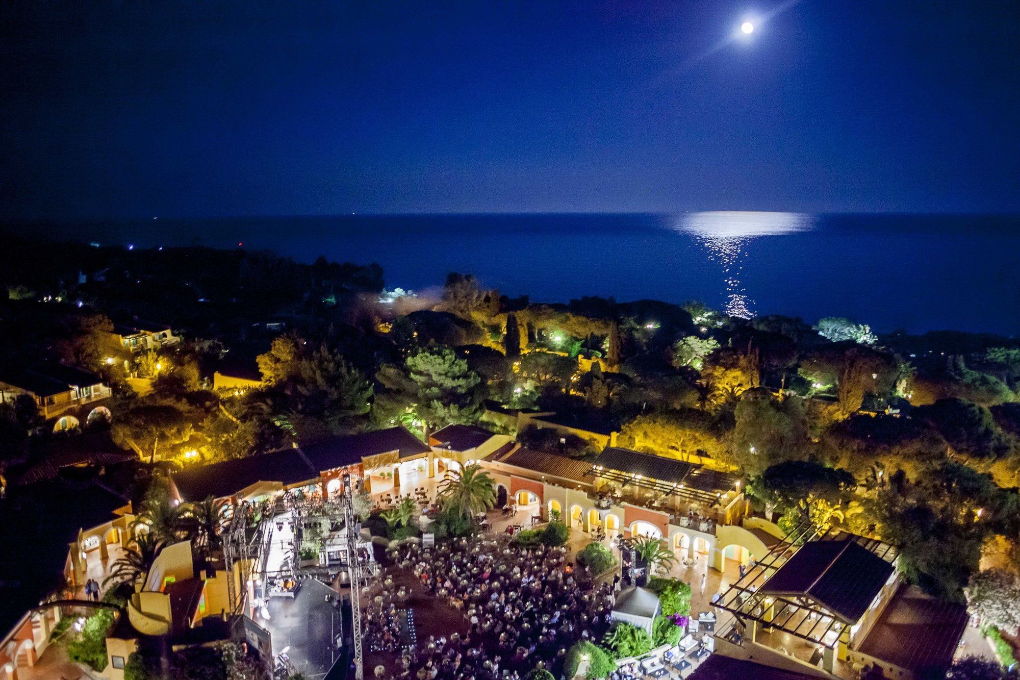 Forte Village Resort - Villa Del Parco & Spa Santa Margherita di Pula Buitenkant foto